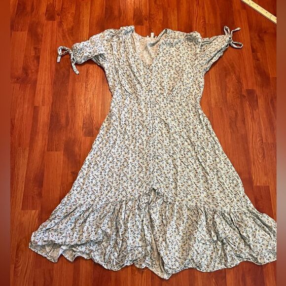 LUXOLOGY blue floral dress. Size medium. - Picture 12 of 12